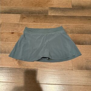Lululemon lightweight tennis skirt